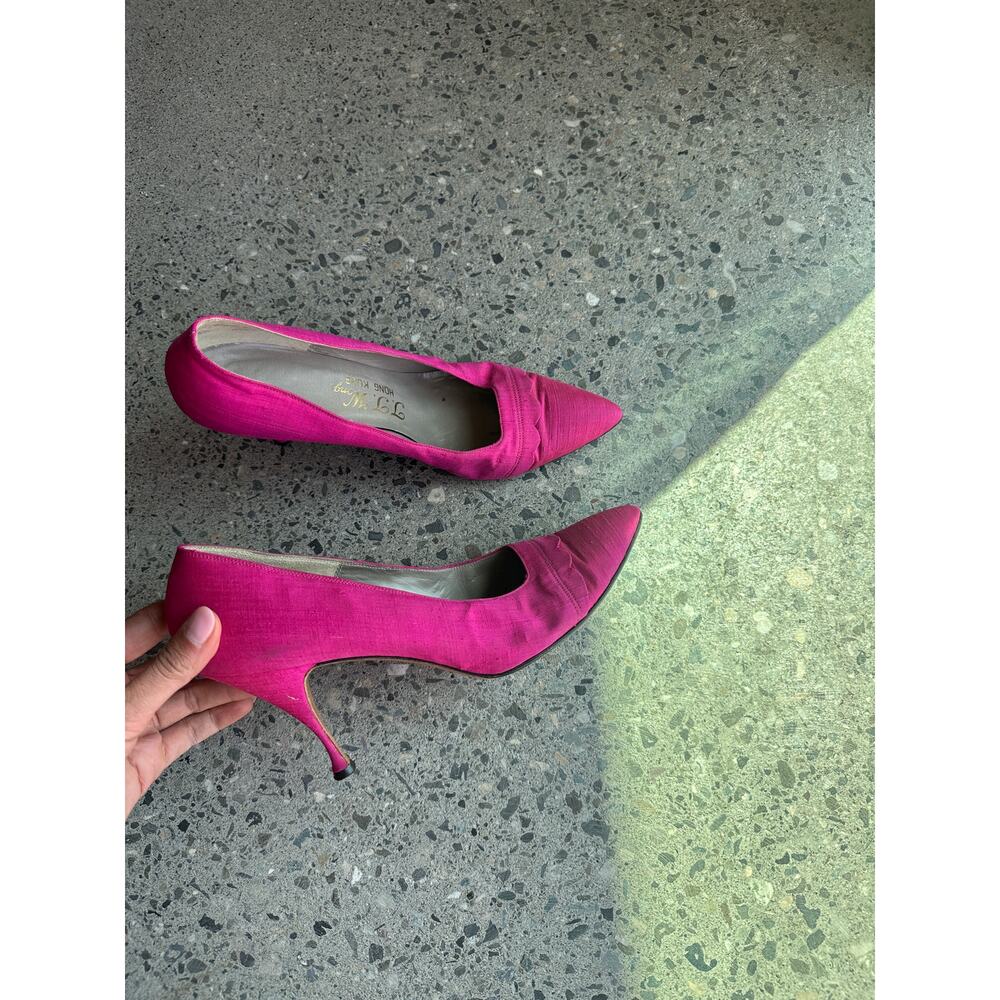 J.J Wong Hong Kong Women's 8 Heels  Hot Pink Silk Pointed Toe Pumps Vintage - Picture 3 of 4